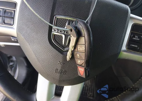 2014 Dodge Challenger Sxt z USA, uszkodzony, nr VIN 2C3CDYAG8EH208355